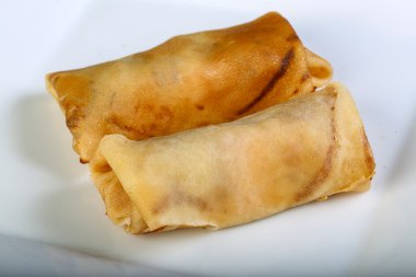 iki doldurulmuş krep