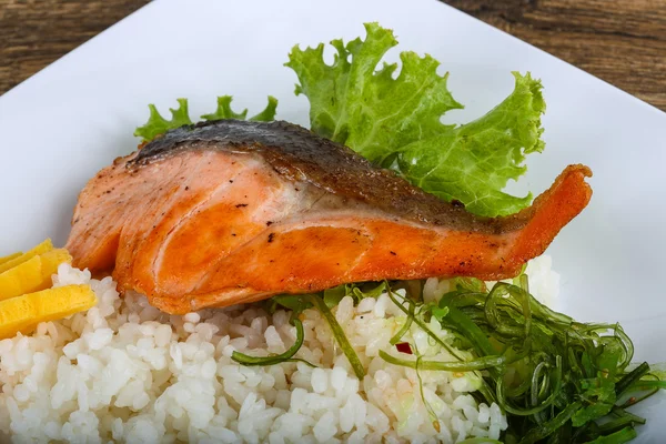 Bife de salmão assado — Fotografia de Stock