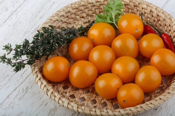 Pomodoro ciliegia giallo — Foto Stock