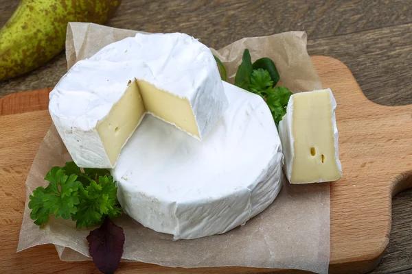 Chutný sýr Camembert — Stock fotografie