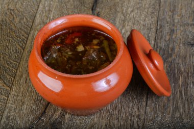 Tencerede lezzetli çorba