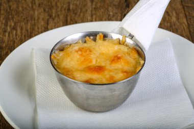 Tavuk ve mantar graten