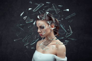 Stres. kadın baş ağrısı ile vurguladı. Kavram. Erkek koyu arka plan üzerinde.