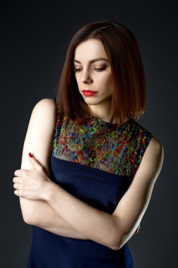 üzgün kadın içinde düşündüm