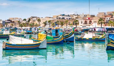 Marsaxlokk Harbor tekneler