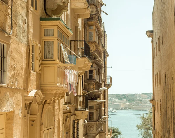 Rua estreita em Malta — Fotografia de Stock