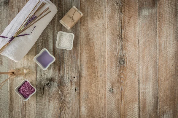 Composición del tratamiento de spa en la mesa de madera —  Fotos de Stock