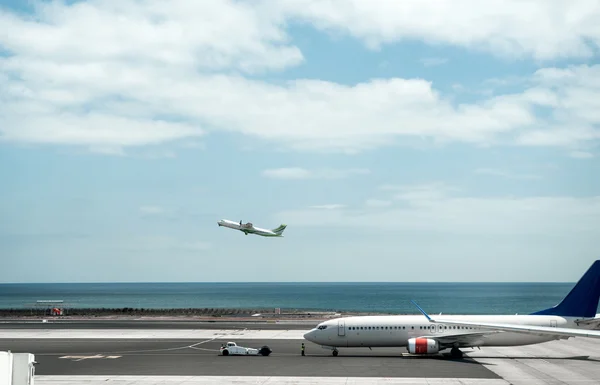 Airplane in Lanzarote airport field — Stock Photo, Image