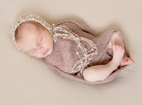 Cute sleeping newborn girl — Stock Photo, Image