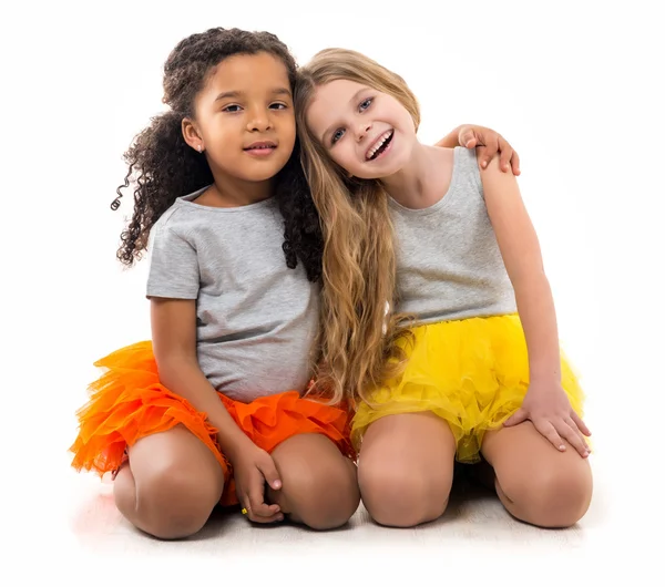 Två små flickor-vänner — Stockfoto