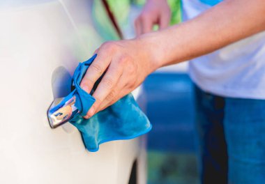 El ve araba cilası.