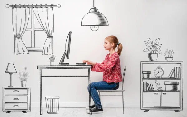 Little girl working in room sketch — Stock Photo, Image