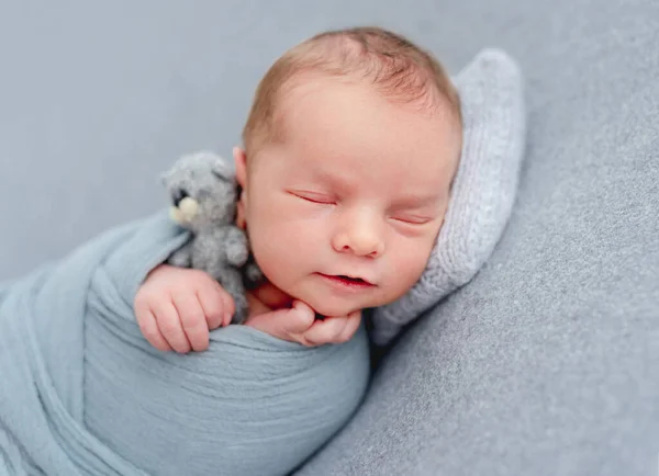 Newborn baby boy sleeping — Stock Photo, Image