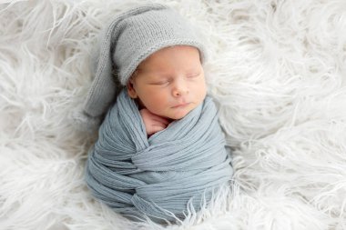 Uyuyan yeni doğmuş bebek fotoshoot