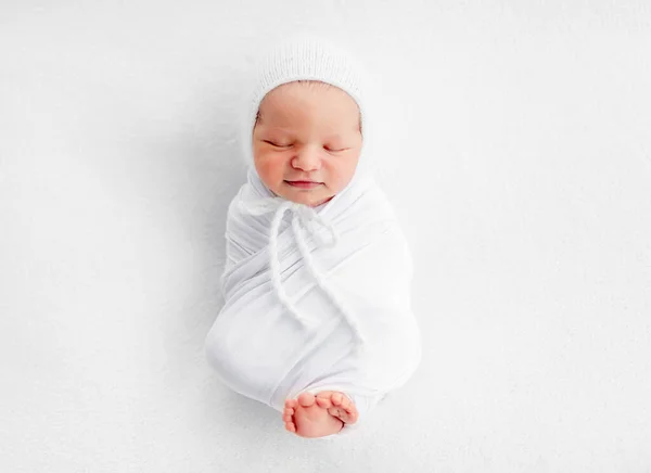 Newborn boy sleeping — Stock Photo, Image