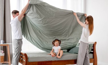Güneşli aile sabahı