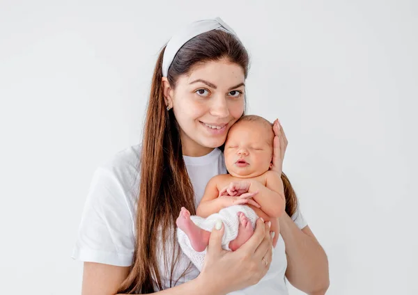 Mutter mit Neugeborenem — Stockfoto