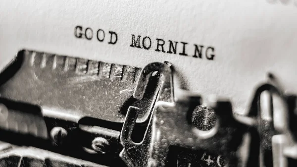 Texto Bom dia na máquina de escrever retro — Fotografia de Stock