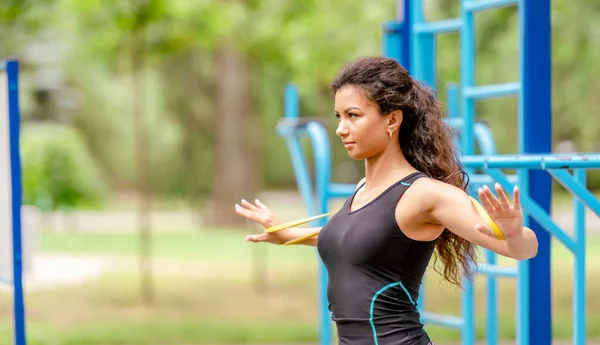 Girl workout outdoors — Stock Photo, Image