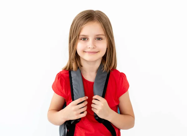 Portret van schoolmeisje met rugzak — Stockfoto