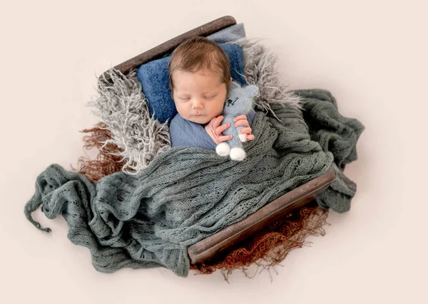 Novorozený portrét chlapce — Stock fotografie