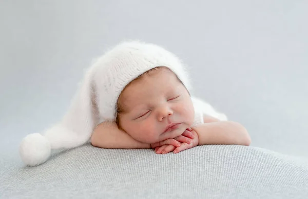 Yeni doğan erkek bebek portresi — Stok fotoğraf