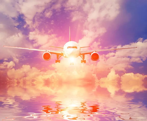 Airplane in the sky — Stock Photo, Image