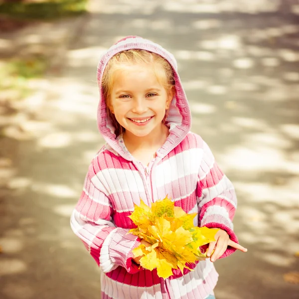 Cute little girl — Stock Photo, Image