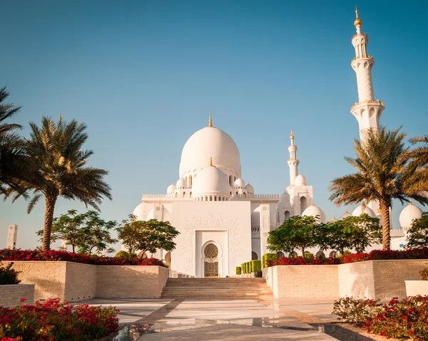 Mezquita blanca Sheikh Zayed —  Fotos de Stock