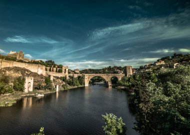 İspanya Toledo'da günbatımı üzerinde