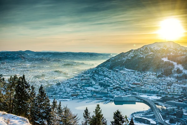 Winter zicht op Bergen — Stockfoto