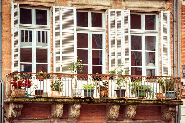 Utca a régi épületek, Toulouse — Stock Fotó