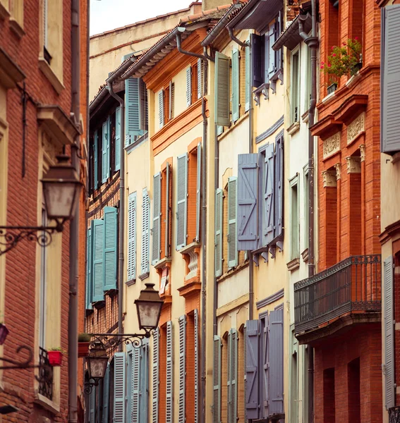 Toulouse eski binalar ile sokak — Stok fotoğraf