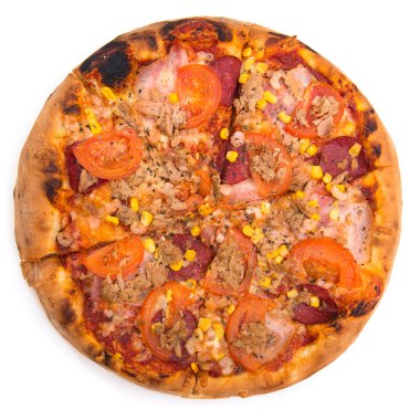 Salamlı pizza yemek