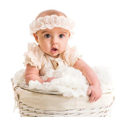 Hasır sepet, küçük kız