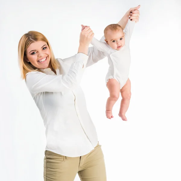 Mãe com sua filha de seis meses — Fotografia de Stock