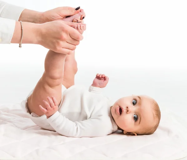 Mamma gör övningar med baby — Stockfoto