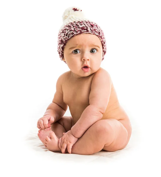 Bébé fille en chapeau brun — Photo