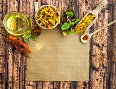 baharat ve pişmemiş makarna 