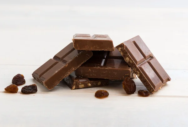 Milk chocolate with raisins — Stock Photo, Image