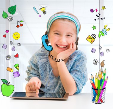 Küçük kız ve büyü tablet