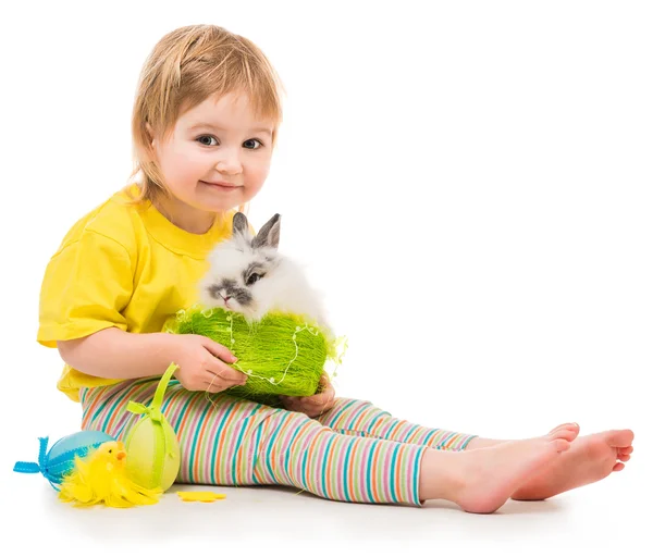 Niña con un conejo — Foto de Stock