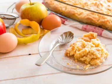 Ev yapımı elmalı turta.