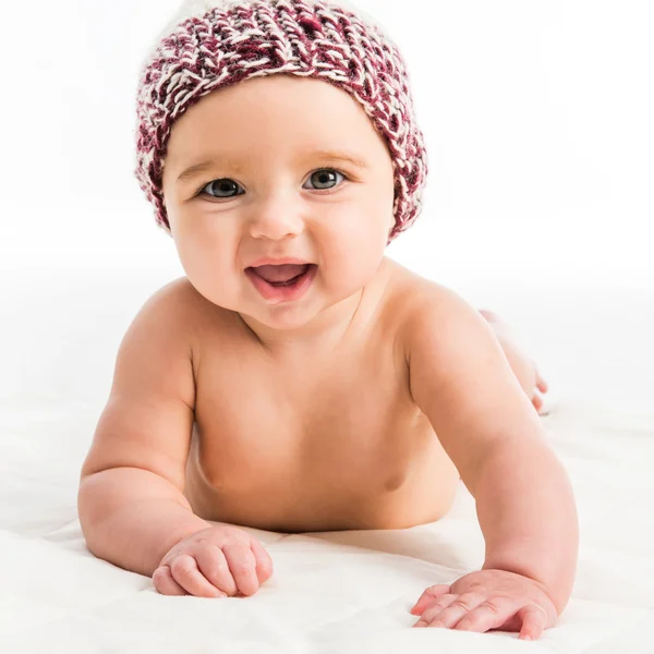 Menina bebê em chapéu marrom — Fotografia de Stock