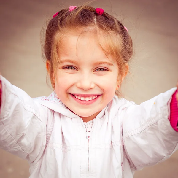 Niña hacer selfie — Foto de Stock