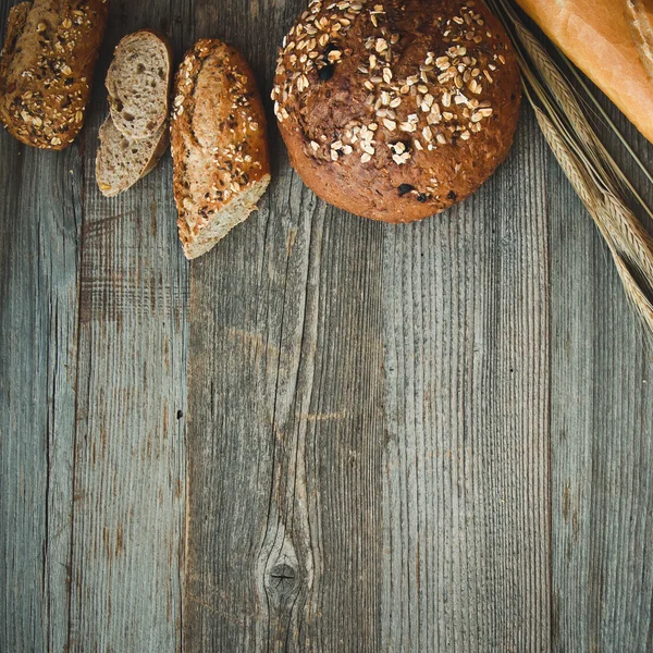 Different types of bread — Stock Photo, Image