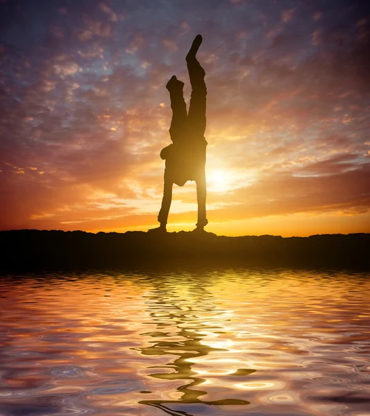 Little ballet dancer make handstand — Stock Photo, Image