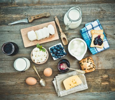 Summer fruit and dairy products