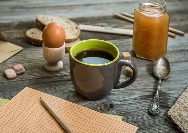 Breakfast business person on wooden table — 스톡 사진