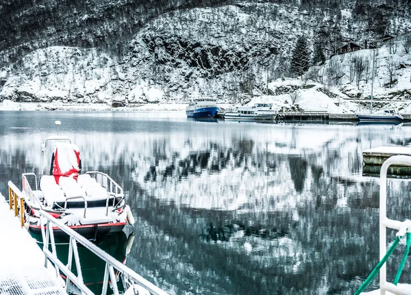 Norwegische Fjorde im Winter — Stockfoto